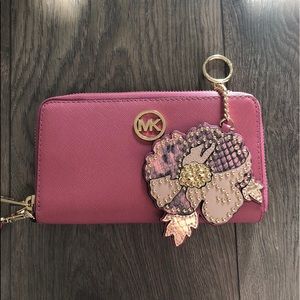 Michael Kors wallet and matching keychain